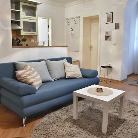 Apartment Carpe Diem In Белград Экстерьер фото